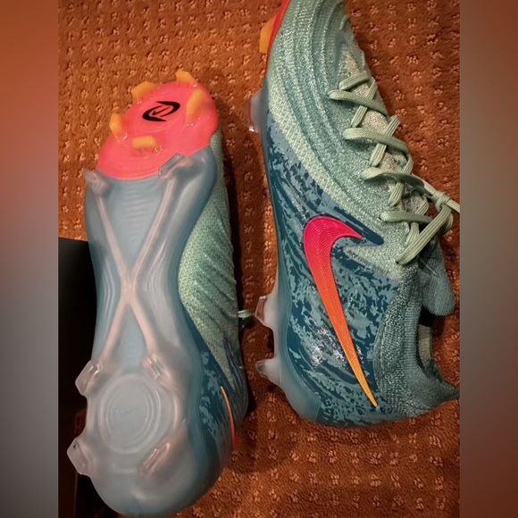 Nike Luna phantom soccer cleats - Picture 6 of 7